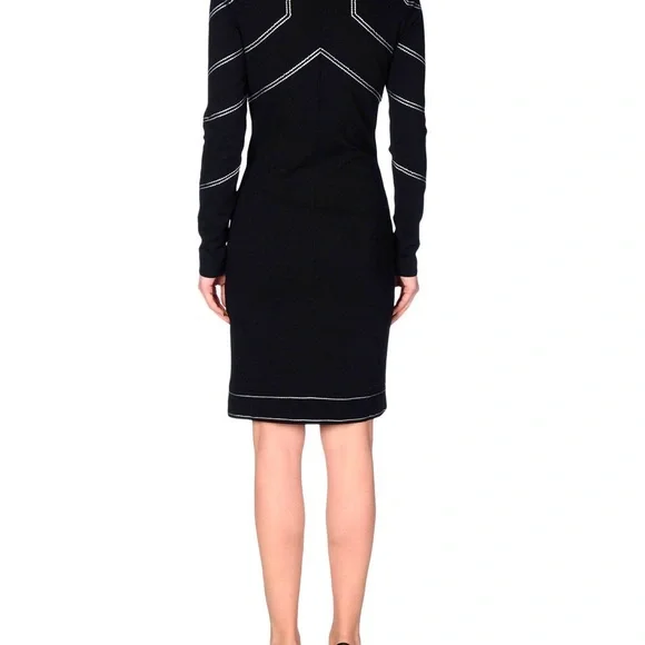 ♥️NWOT Love Moschino SZ 4 Black long- sleeves -stitching, fitted dress. …